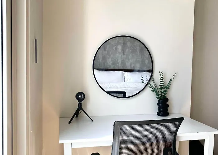 Park Mckinley West Classic Luxury 1br شقة فندقية 4*